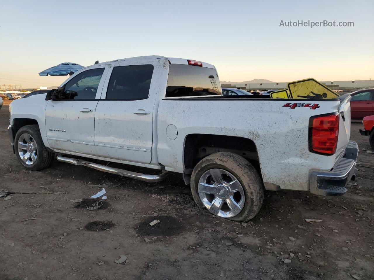 2018 Chevrolet Silverado K1500 Lt White vin: 3GCUKRER2JG351674