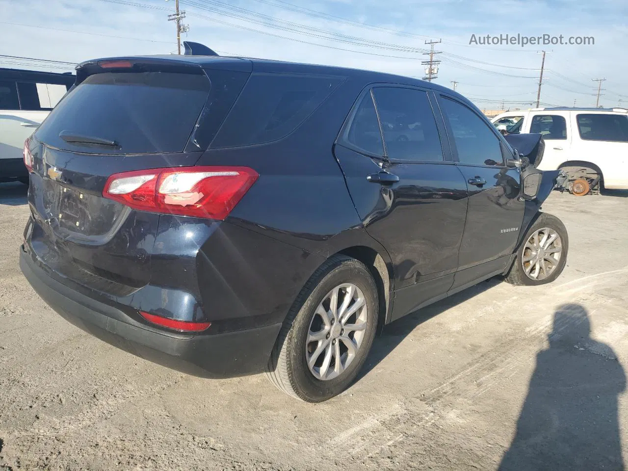 2020 Chevrolet Equinox Ls Черный vin: 3GNAXHEV0LS558602