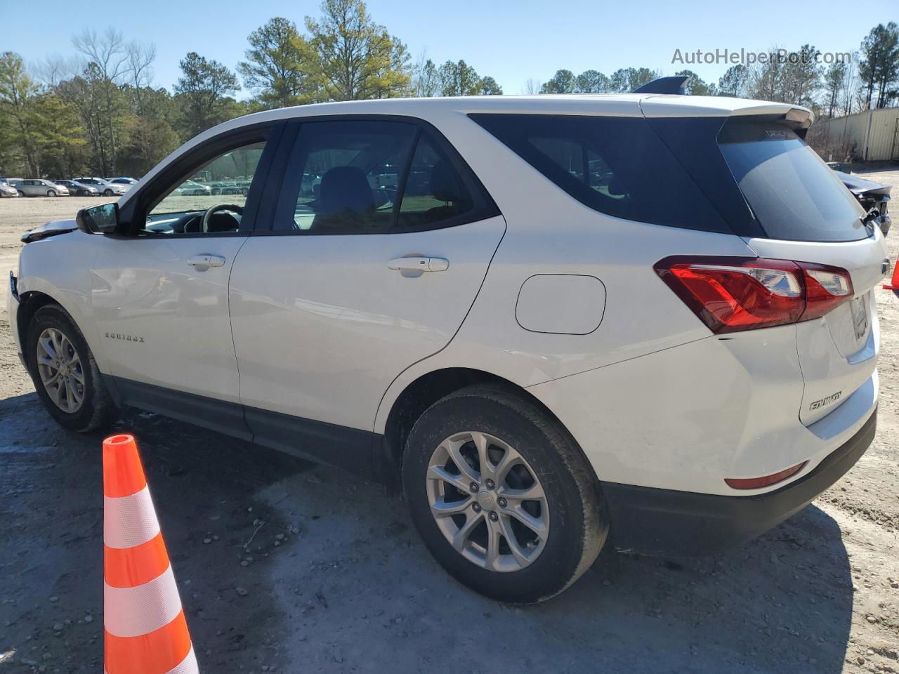 2019 Chevrolet Equinox Ls White vin: 3GNAXHEV8KL168596