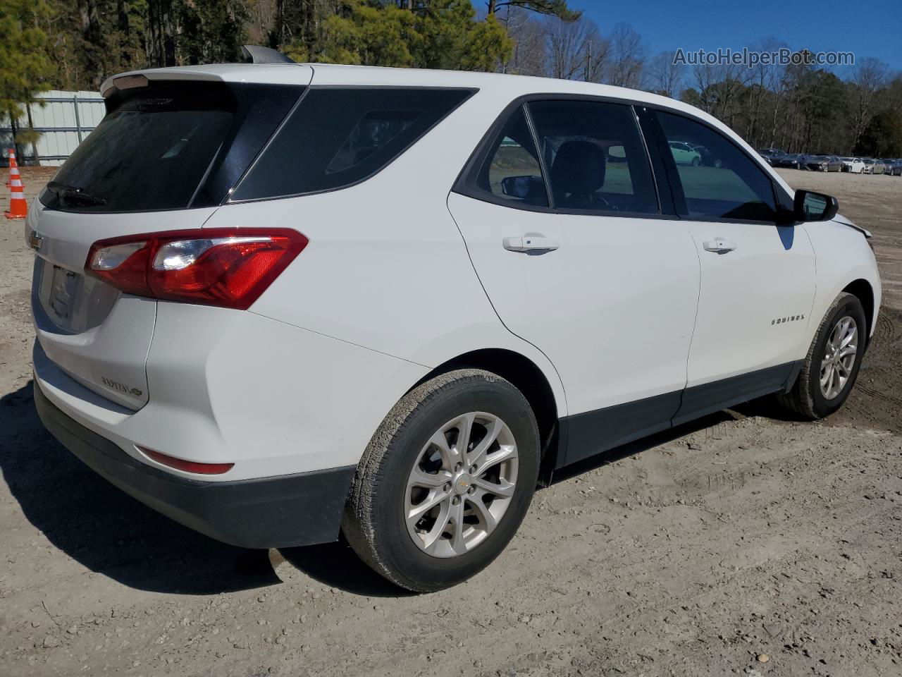 2019 Chevrolet Equinox Ls White vin: 3GNAXHEV8KL168596