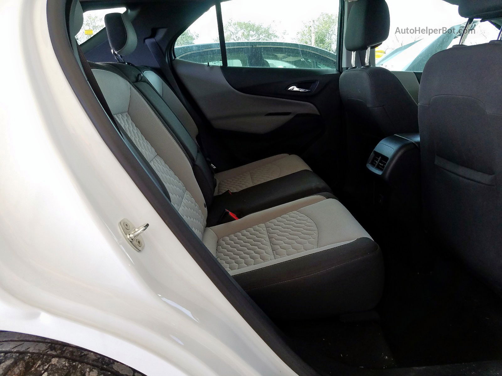 2019 Chevrolet Equinox Ls White vin: 3GNAXHEVXKS659340