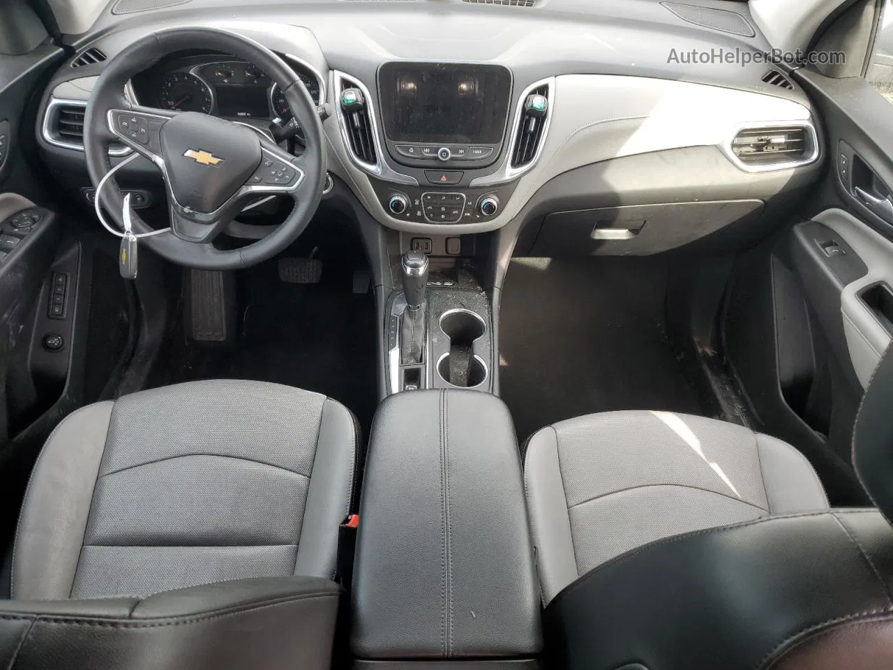 2018 Chevrolet Equinox Premier Серебряный vin: 3GNAXMEVXJL177341