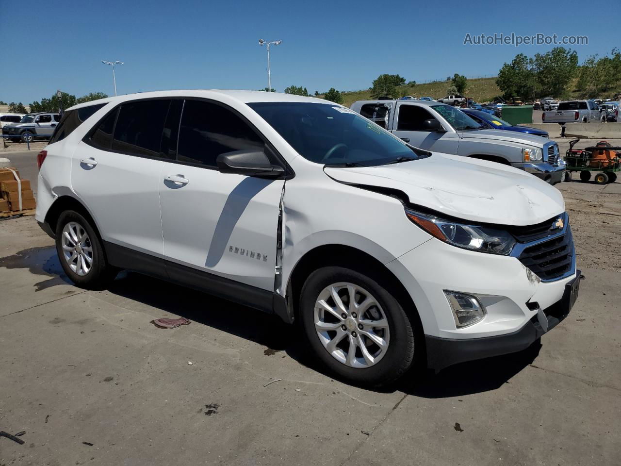 2018 Chevrolet Equinox Ls White vin: 3GNAXREV7JL359303