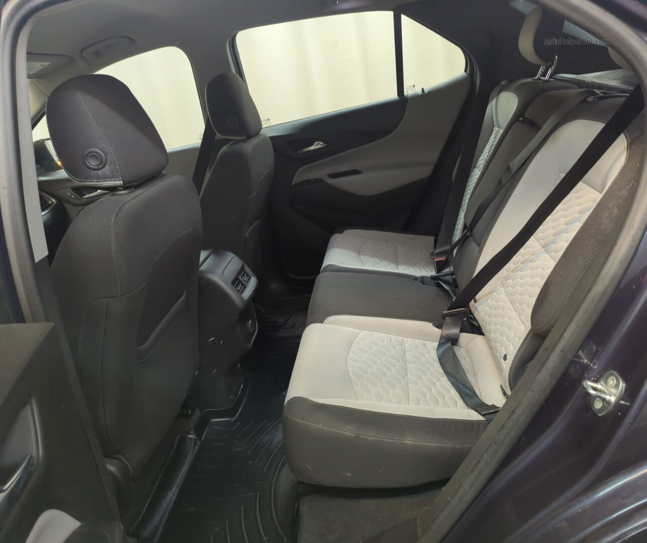 2018 Chevrolet Equinox Ls vin: 3GNAXREVXJS588306