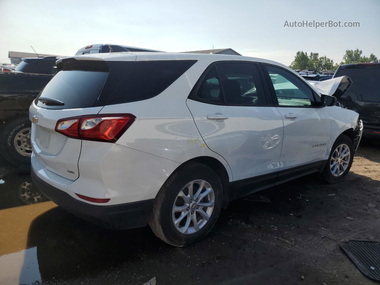 2019 Chevrolet Equinox Ls White vin: 3GNAXSEVXKS556982