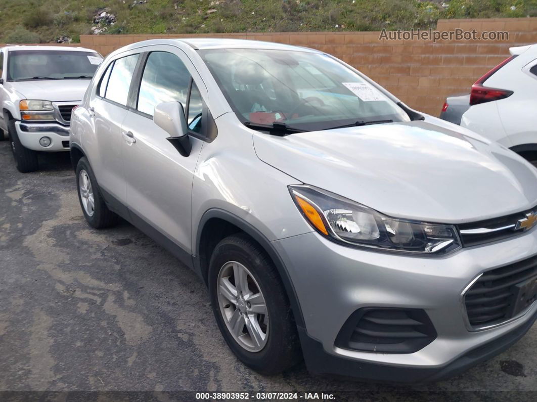 2019 Chevrolet Trax Ls Серебряный vin: 3GNCJKSB0KL317200