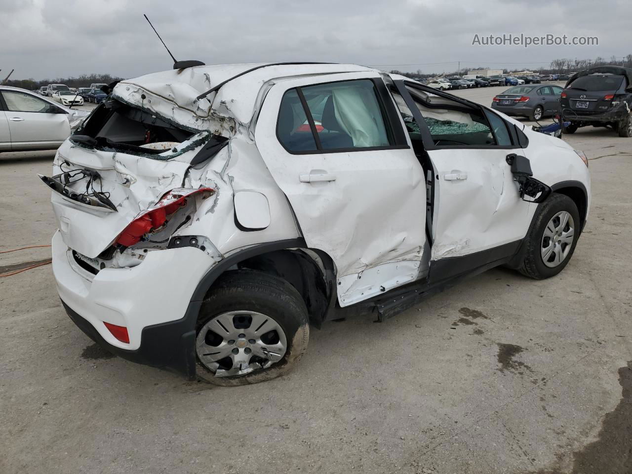 2019 Chevrolet Trax Ls White vin: 3GNCJKSB1KL160129