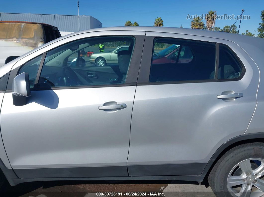 2019 Chevrolet Trax Ls Silver vin: 3GNCJKSB2KL194600