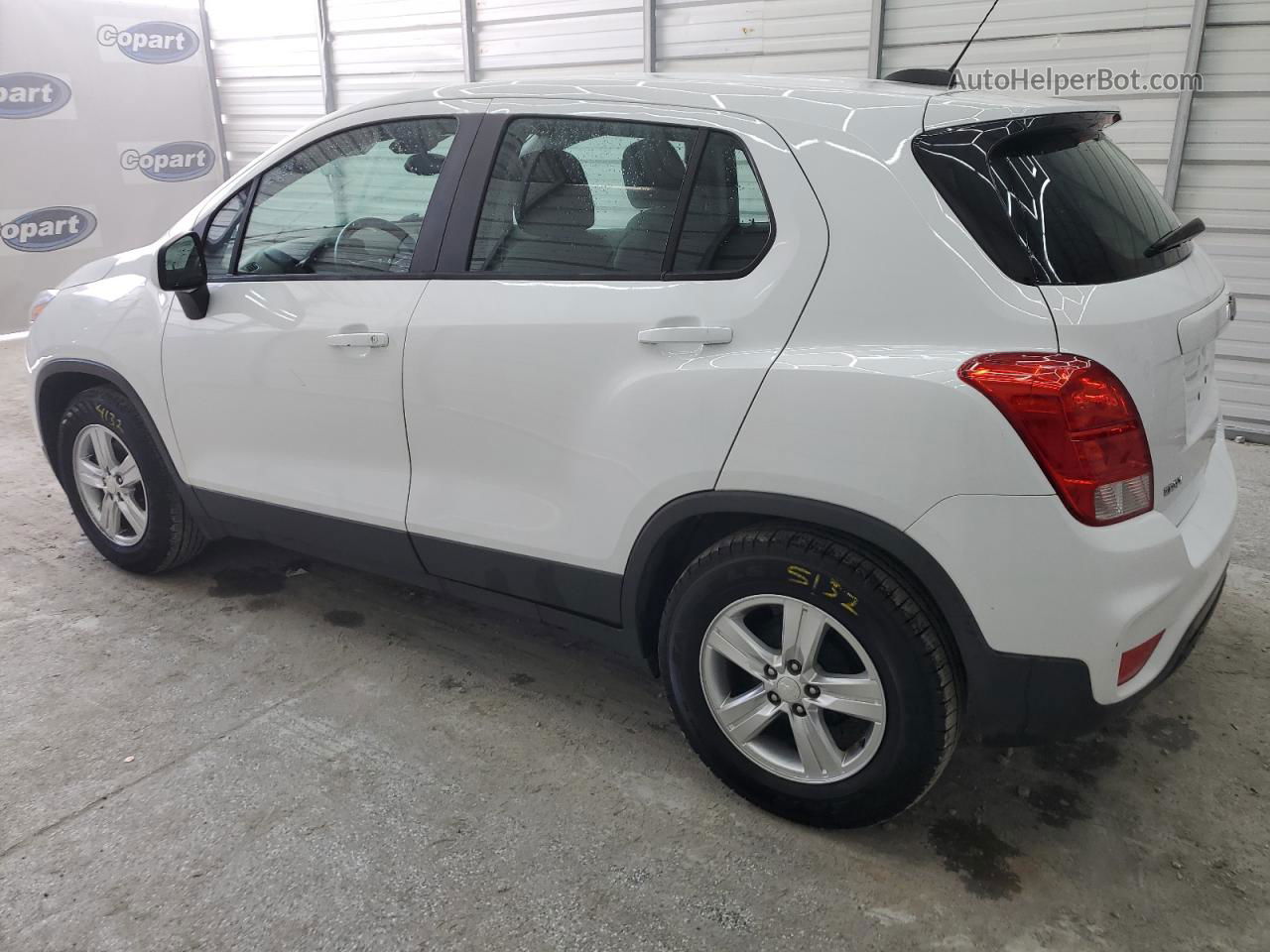 2019 Chevrolet Trax Ls White vin: 3GNCJKSB7KL234122