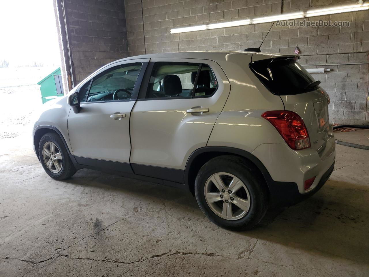 2019 Chevrolet Trax Ls Silver vin: 3GNCJKSB7KL366393