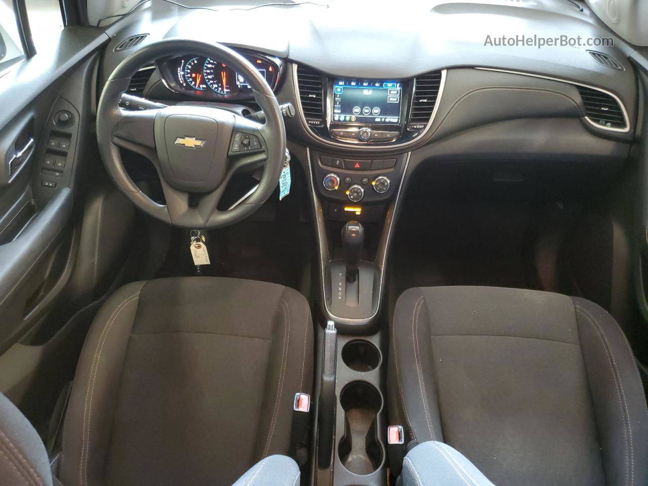 2019 Chevrolet Trax Ls Silver vin: 3GNCJKSB7KL366393