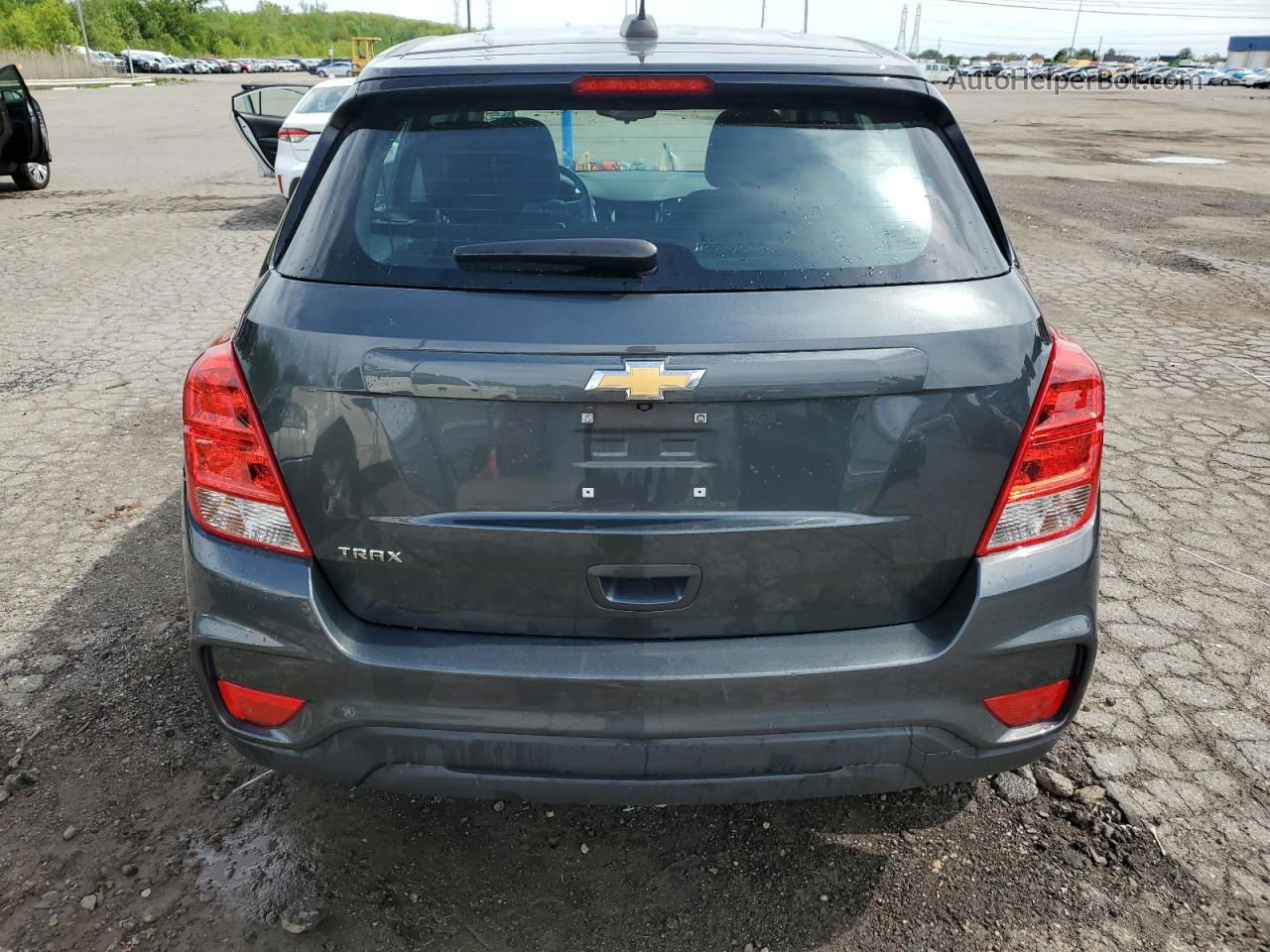 2019 Chevrolet Trax Ls Gray vin: 3GNCJKSB7KL387938