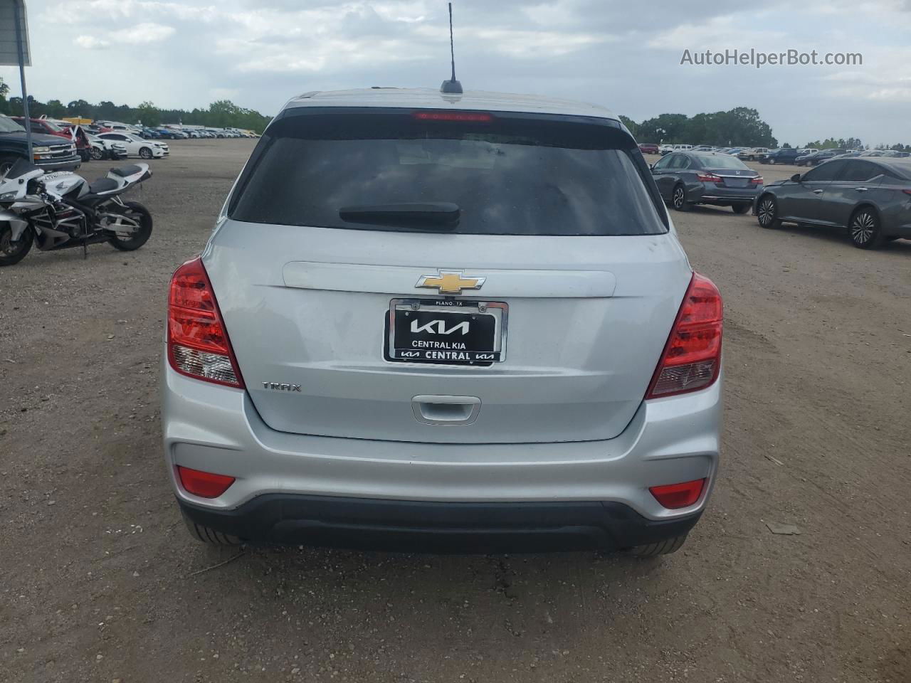 2019 Chevrolet Trax Ls Silver vin: 3GNCJKSB8KL389942