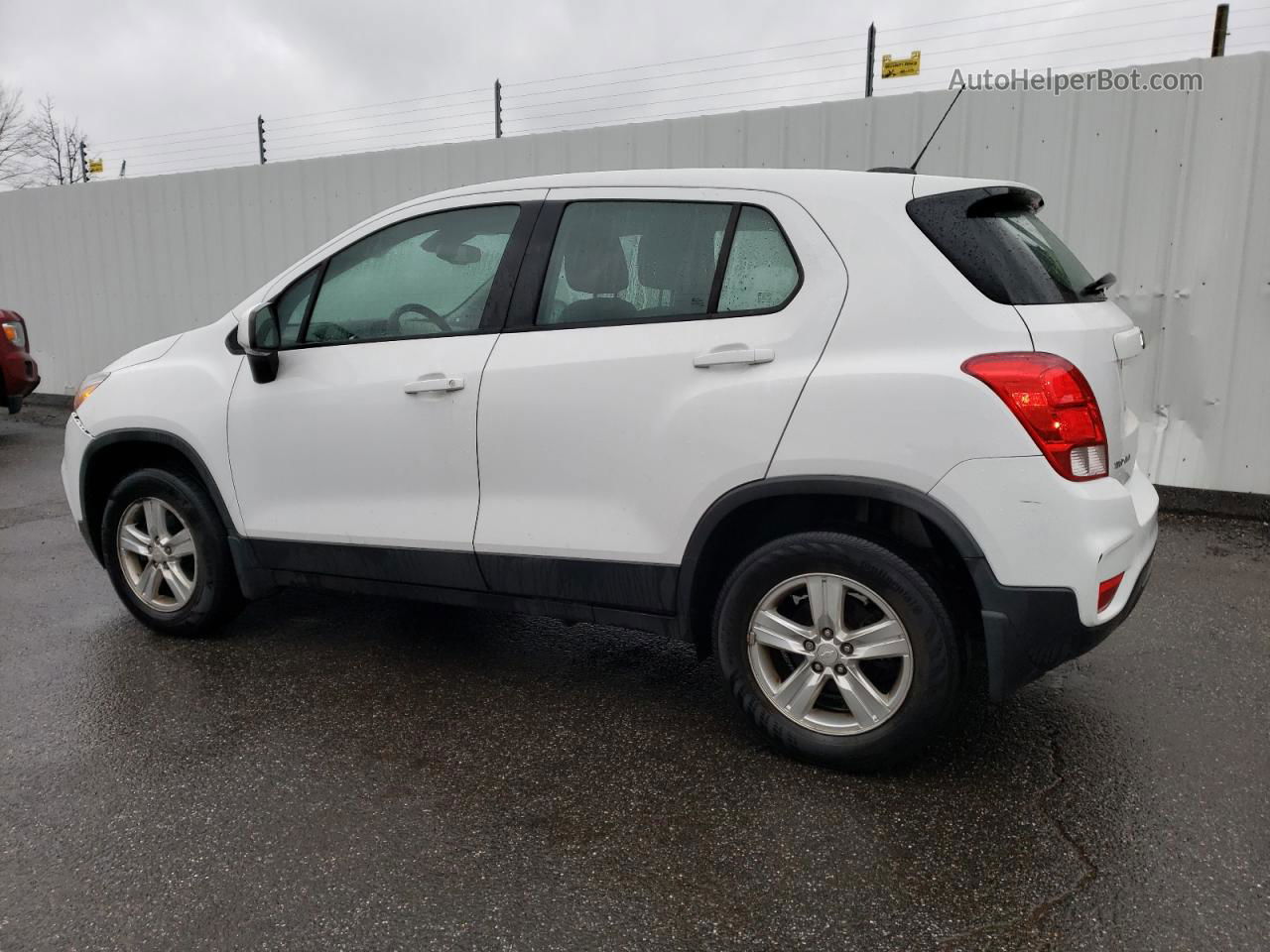 2019 Chevrolet Trax Ls White vin: 3GNCJNSB7KL115486