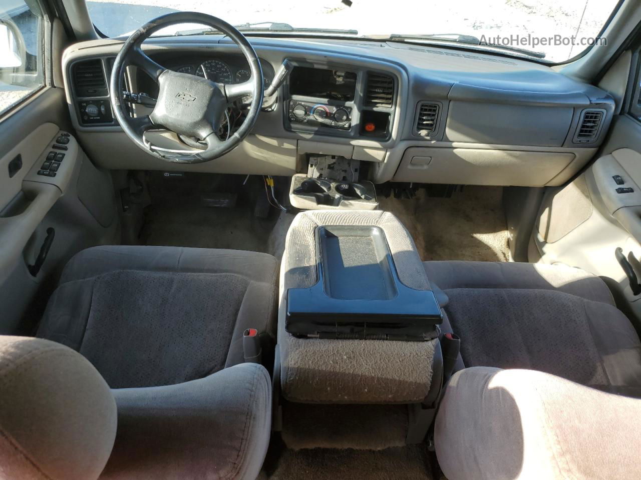 2000 Chevrolet Suburban C1500 Белый vin: 3GNEC16T0YG181555