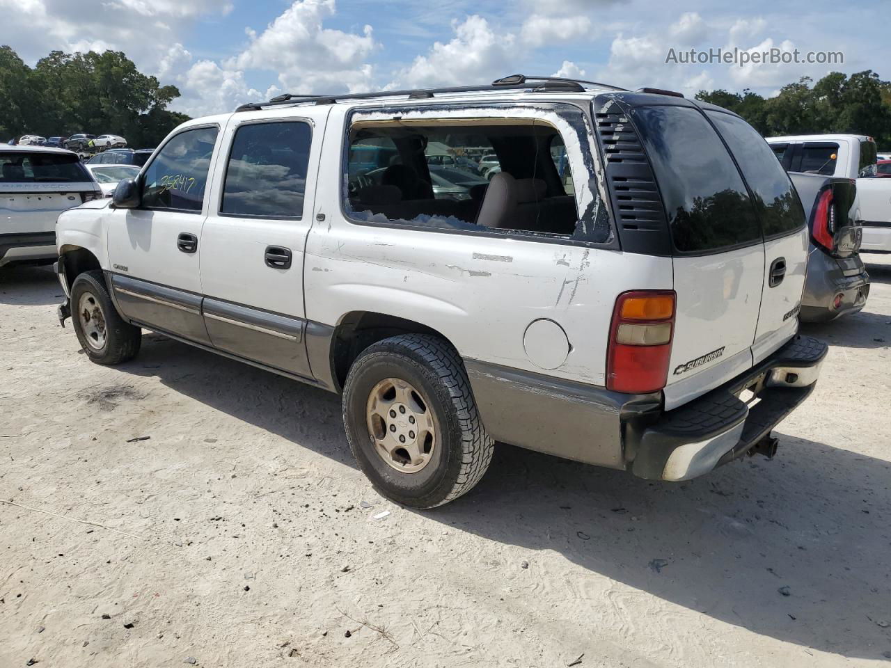 2000 Chevrolet Suburban C1500 White vin: 3GNEC16T2YG146869