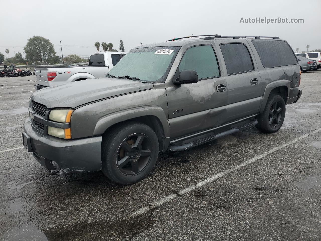 2000 Chevrolet Suburban C1500 Gray vin: 3GNEC16T4YG139518