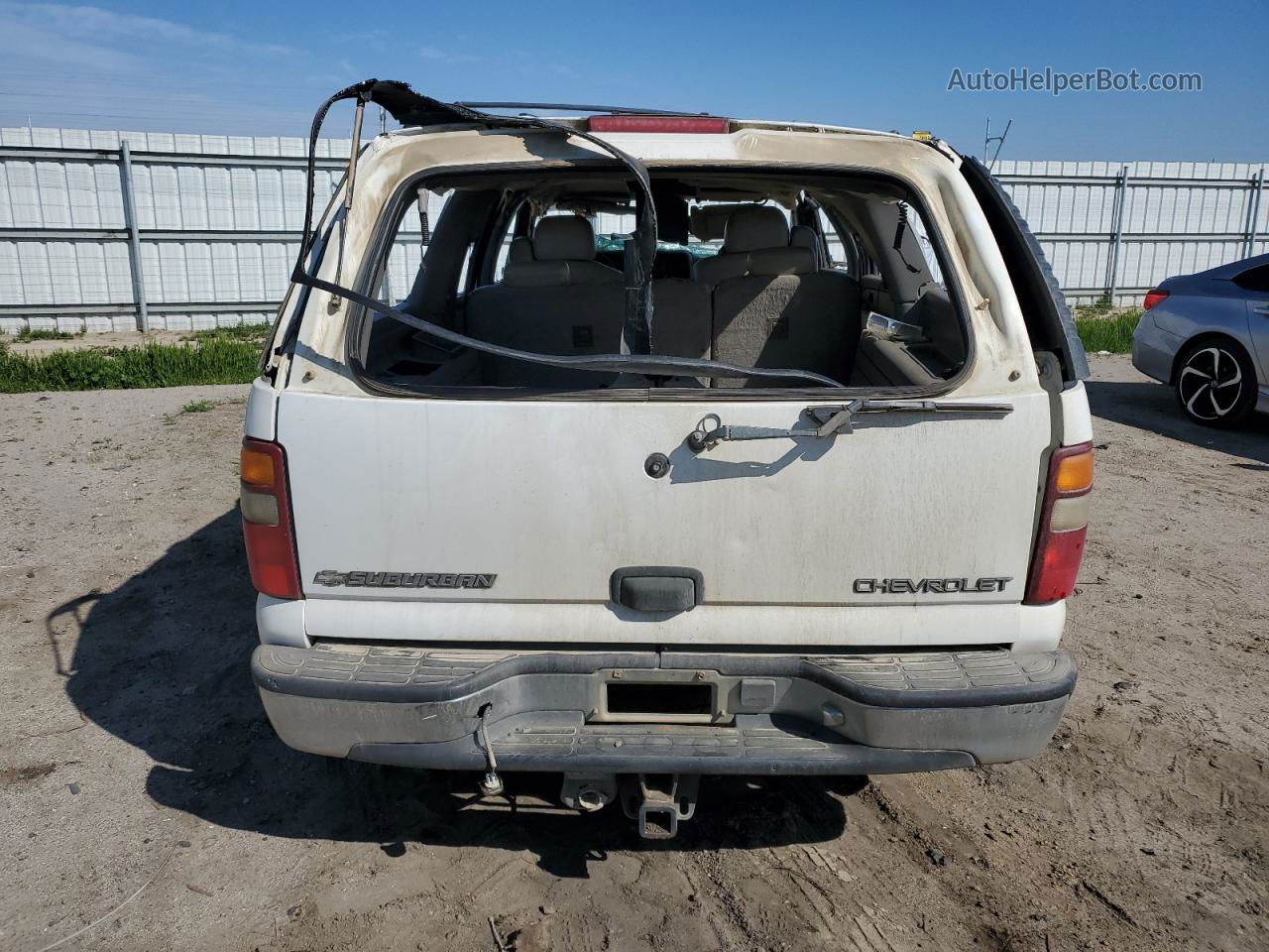 2000 Chevrolet Suburban C1500 White vin: 3GNEC16T7YG217354