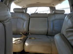 2000 Chevrolet Suburban C1500 White vin: 3GNEC16T7YG217354