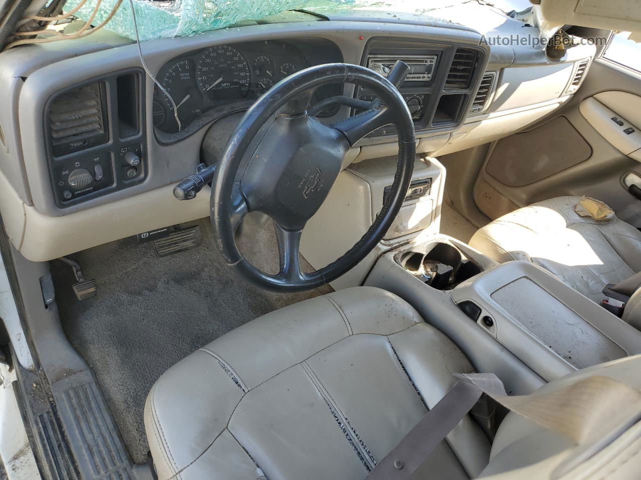 2000 Chevrolet Suburban C1500 White vin: 3GNEC16T7YG217354