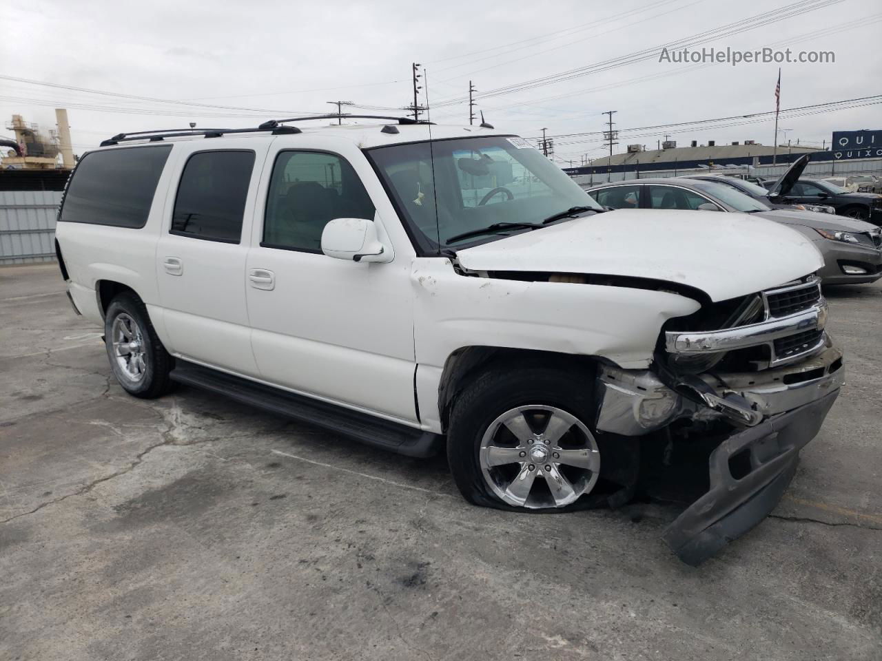 2005 Chevrolet Suburban C1500 White vin: 3GNEC16Z05G216515