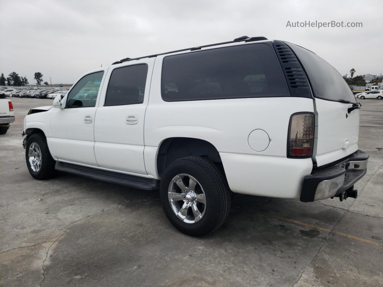 2005 Chevrolet Suburban C1500 White vin: 3GNEC16Z05G216515