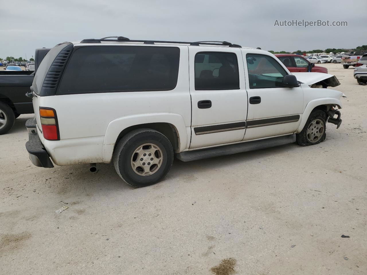 2005 Chevrolet Suburban C1500 White vin: 3GNEC16Z25G179273