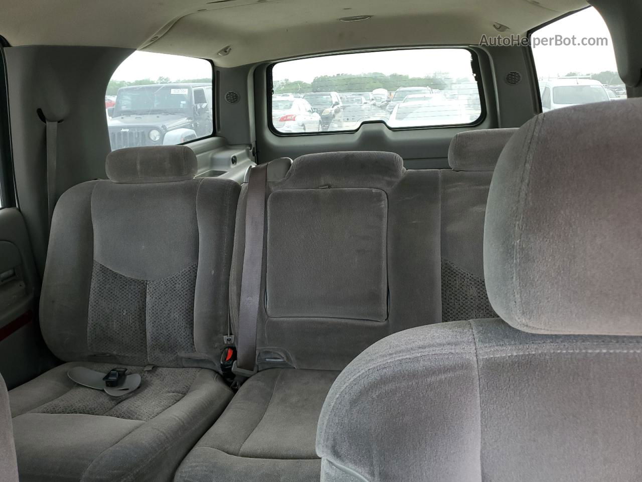 2005 Chevrolet Suburban C1500 Белый vin: 3GNEC16Z25G179273