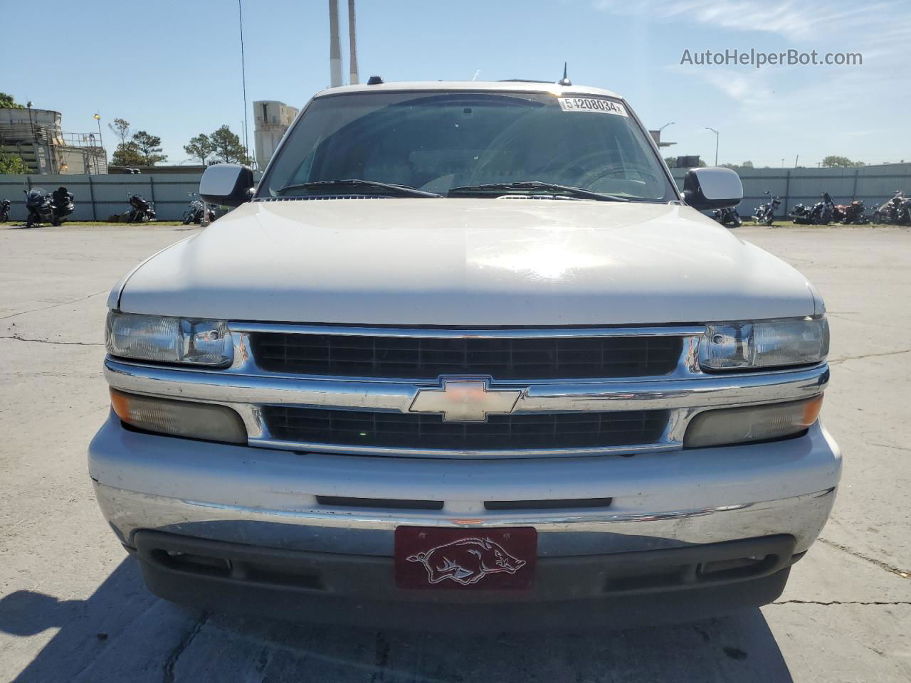 2005 Chevrolet Suburban C1500 White vin: 3GNEC16Z25G195442