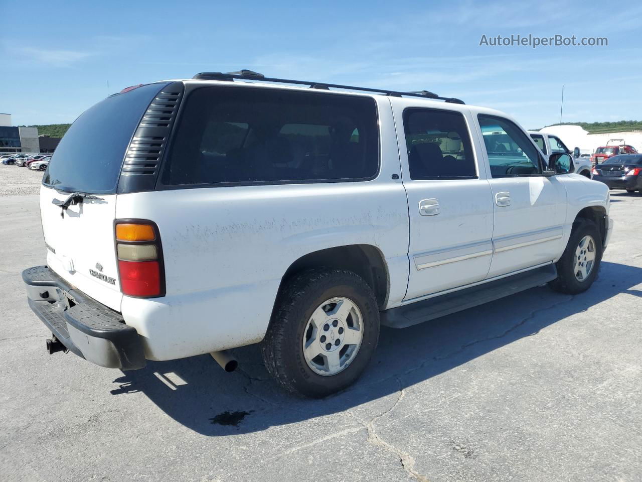 2005 Chevrolet Suburban C1500 White vin: 3GNEC16Z25G195442