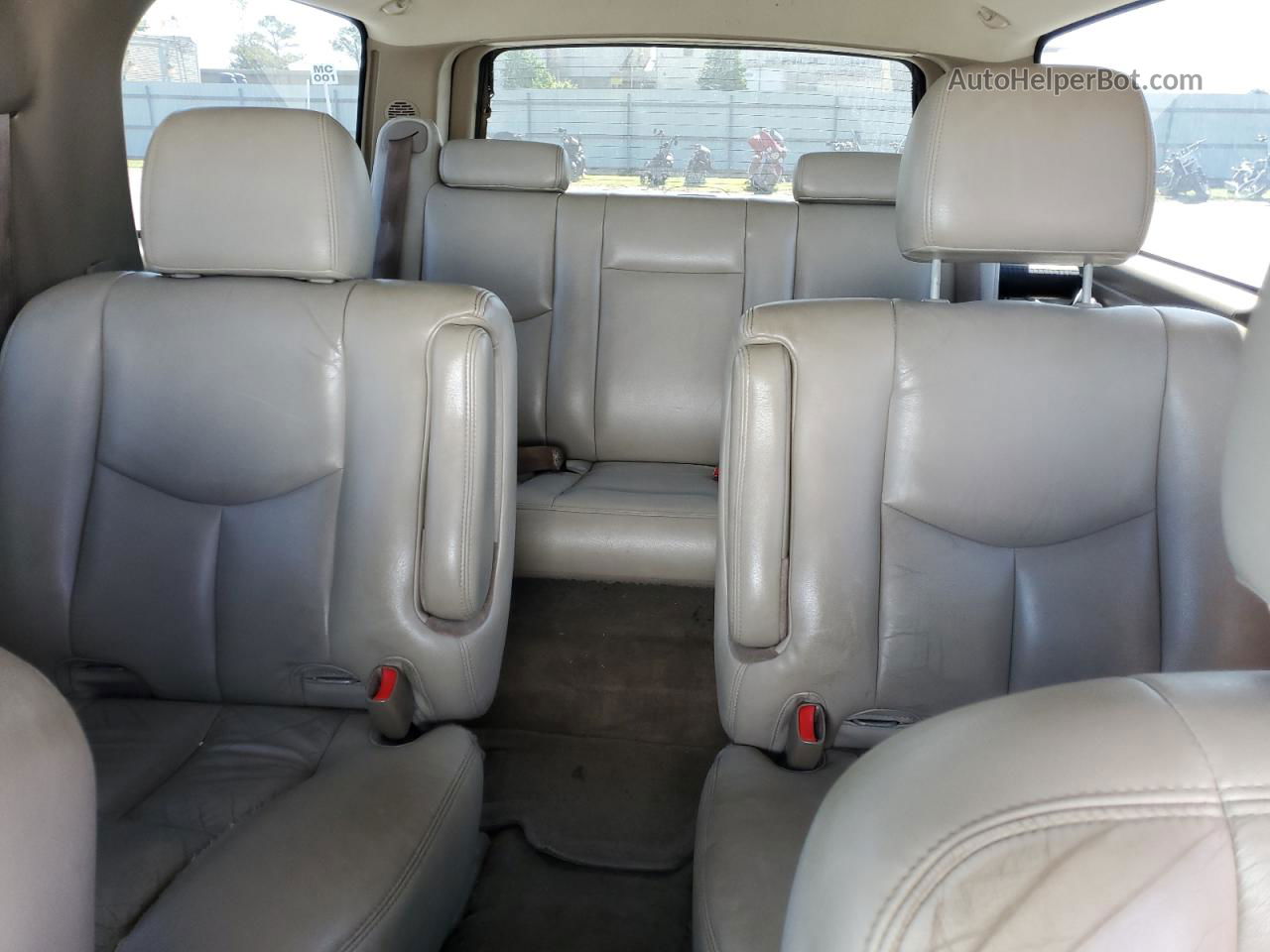 2005 Chevrolet Suburban C1500 Белый vin: 3GNEC16Z25G195442