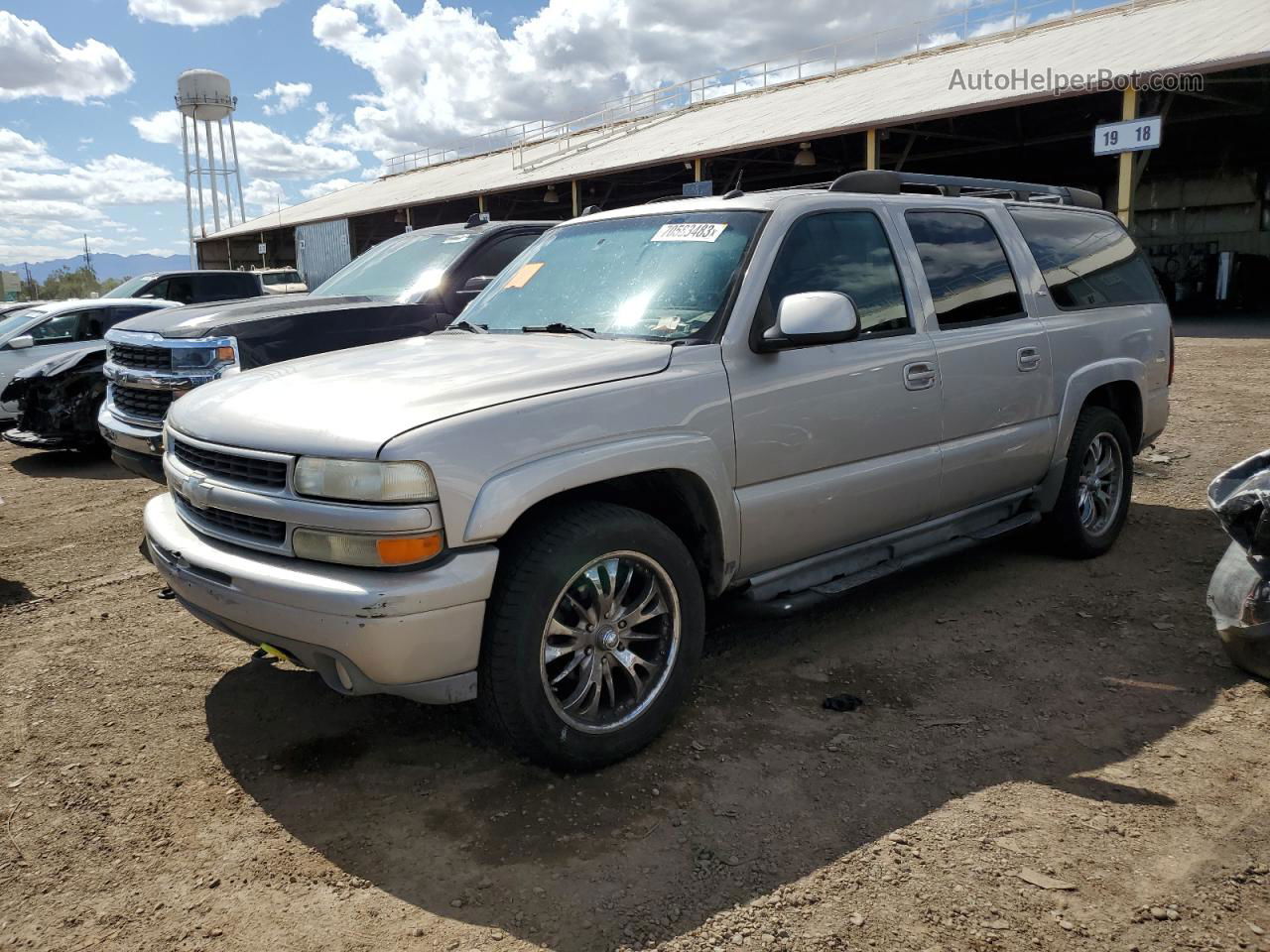 2005 Chevrolet Suburban C1500 Beige vin: 3GNEC16Z25G287845