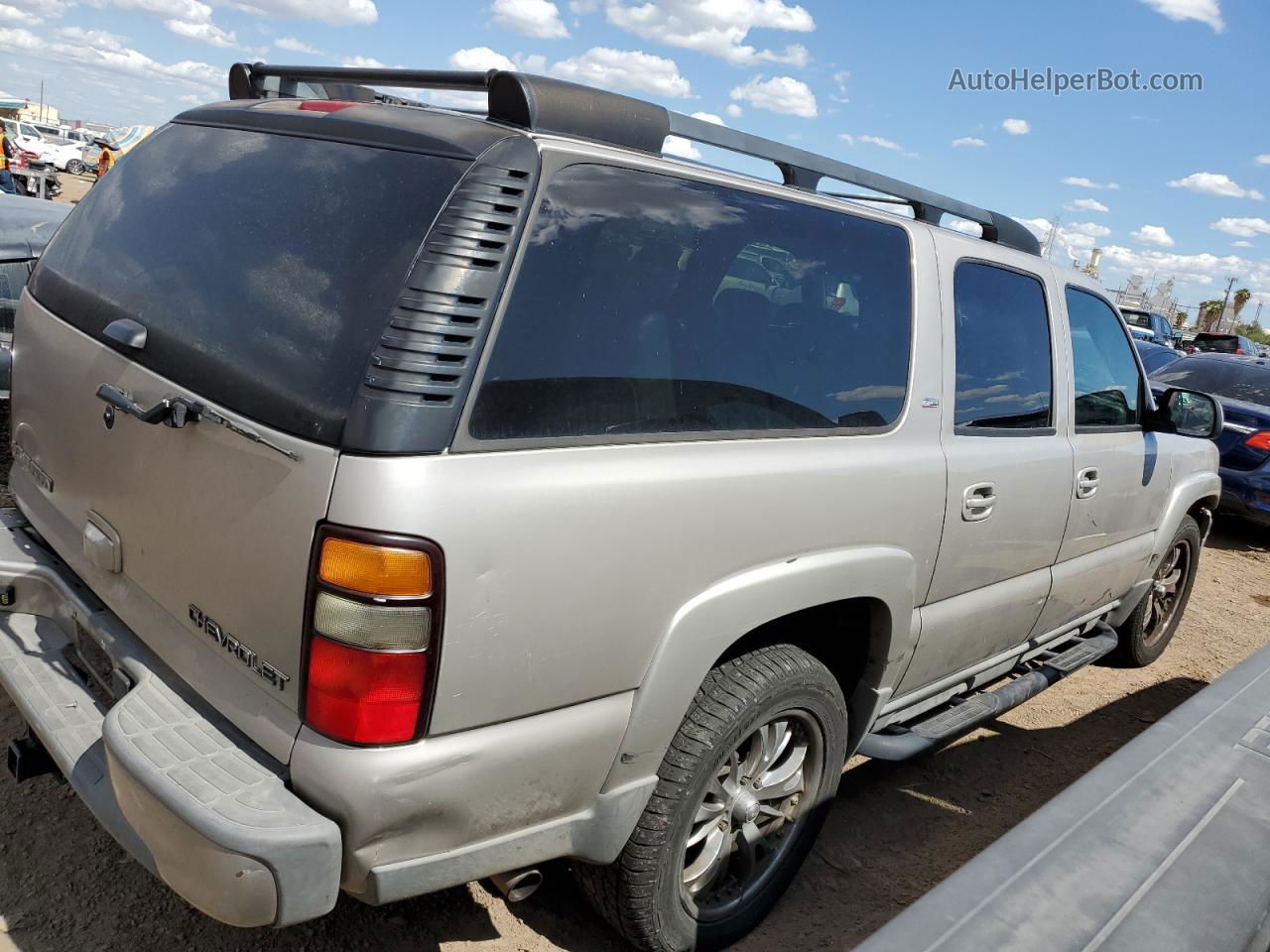 2005 Chevrolet Suburban C1500 Beige vin: 3GNEC16Z25G287845