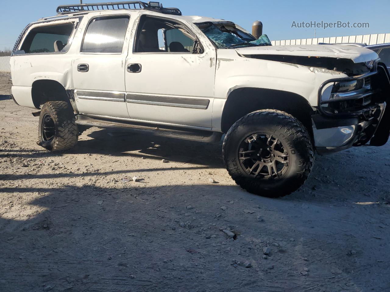 2005 Chevrolet Suburban C1500 White vin: 3GNEC16Z45G179887