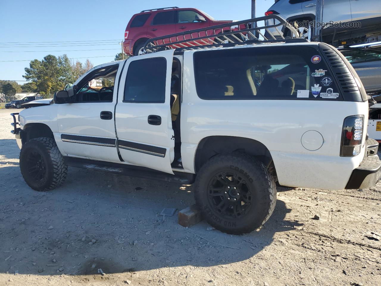 2005 Chevrolet Suburban C1500 White vin: 3GNEC16Z45G179887