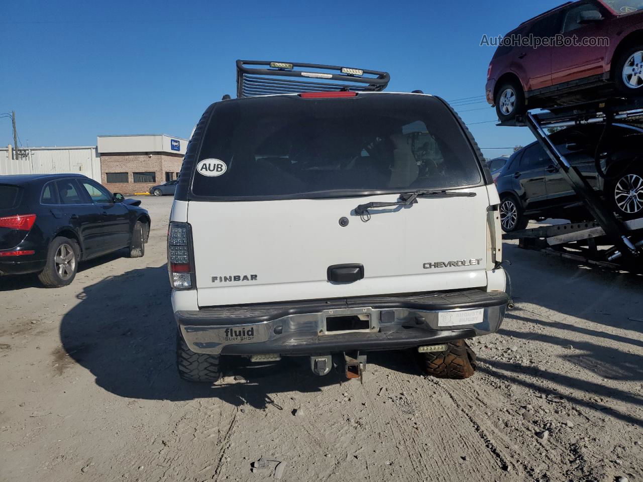 2005 Chevrolet Suburban C1500 White vin: 3GNEC16Z45G179887