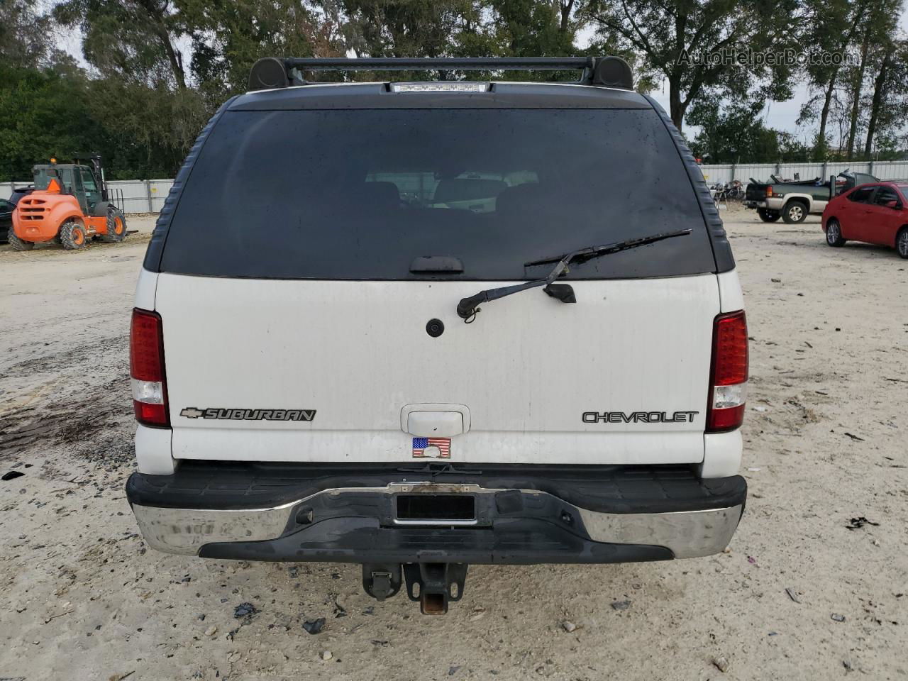 2005 Chevrolet Suburban C1500 White vin: 3GNEC16Z55G256105