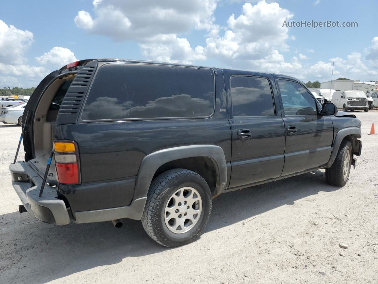 2005 Chevrolet Suburban C1500 Black vin: 3GNEC16Z75G257983