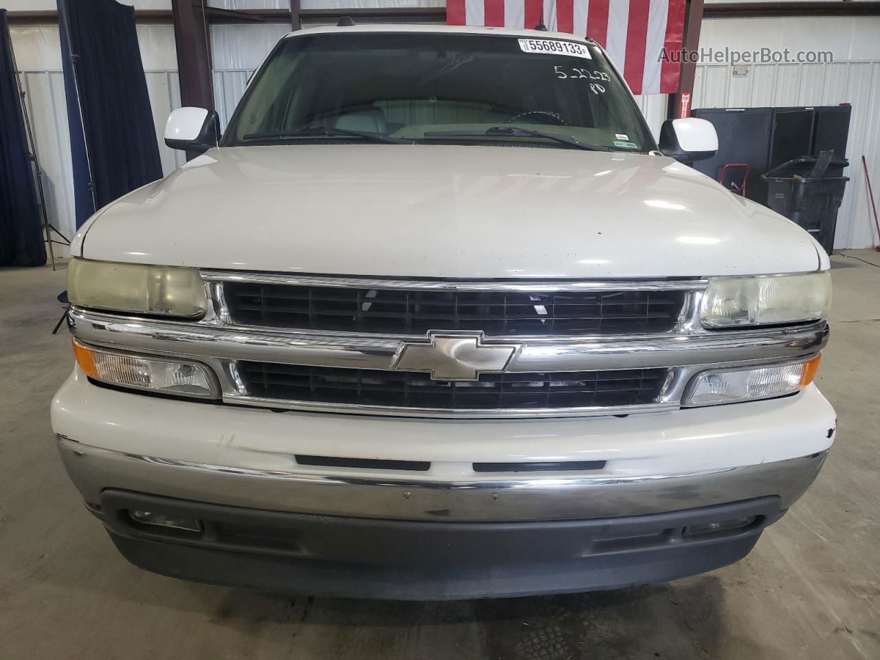 2005 Chevrolet Suburban C1500 White vin: 3GNEC16Z85G108322