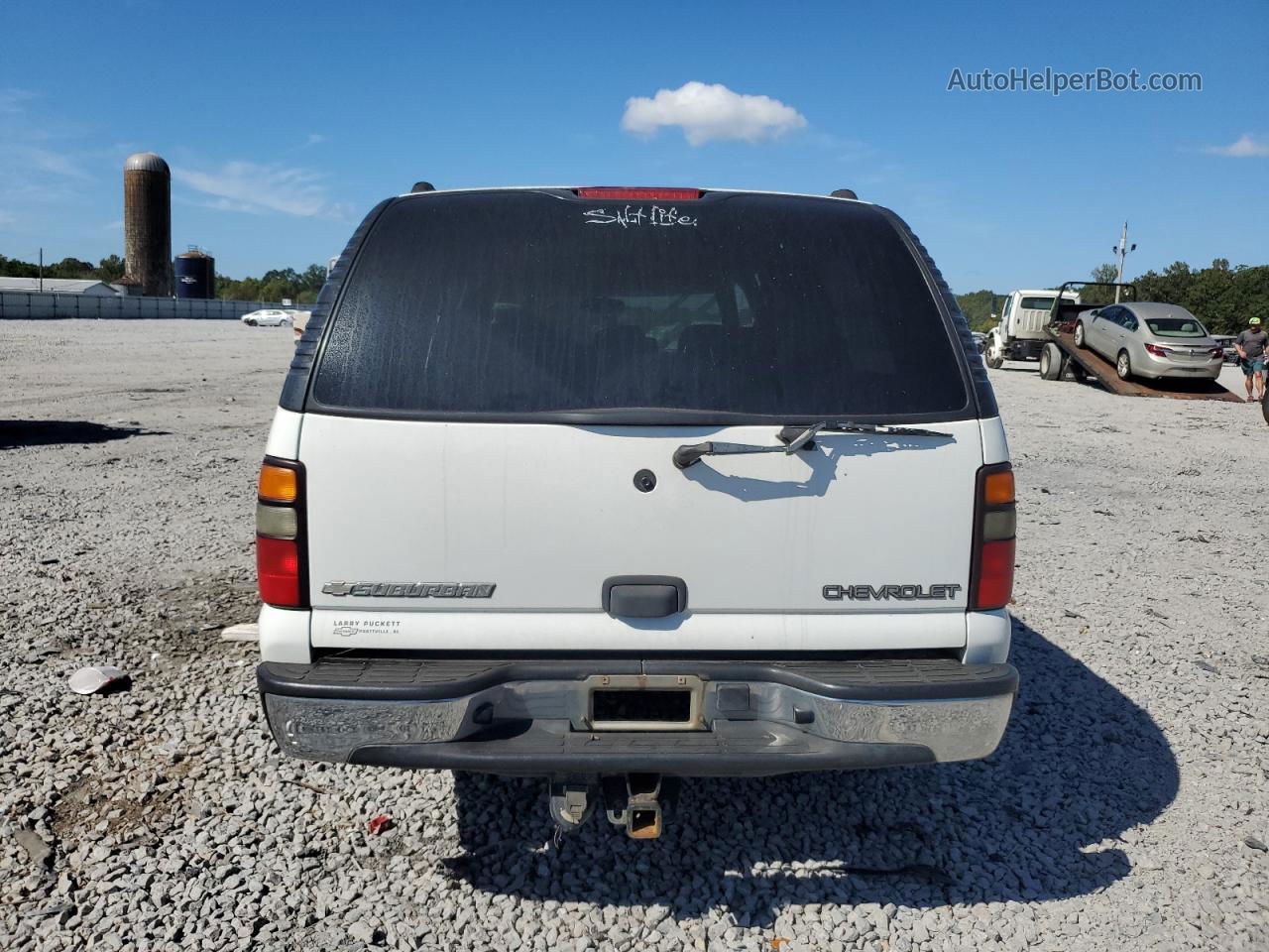 2005 Chevrolet Suburban C1500 White vin: 3GNEC16Z85G196692