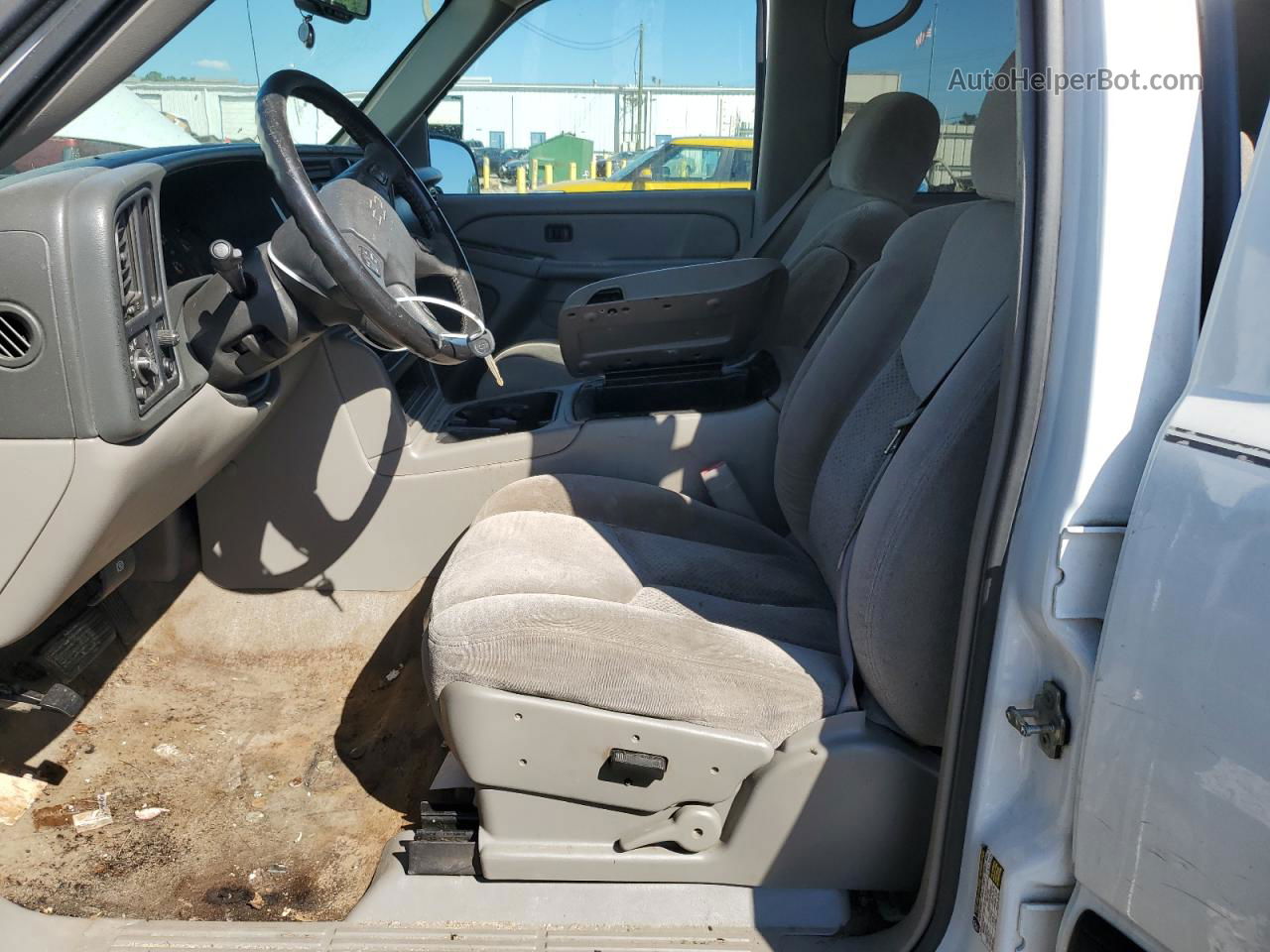 2005 Chevrolet Suburban C1500 White vin: 3GNEC16Z85G196692