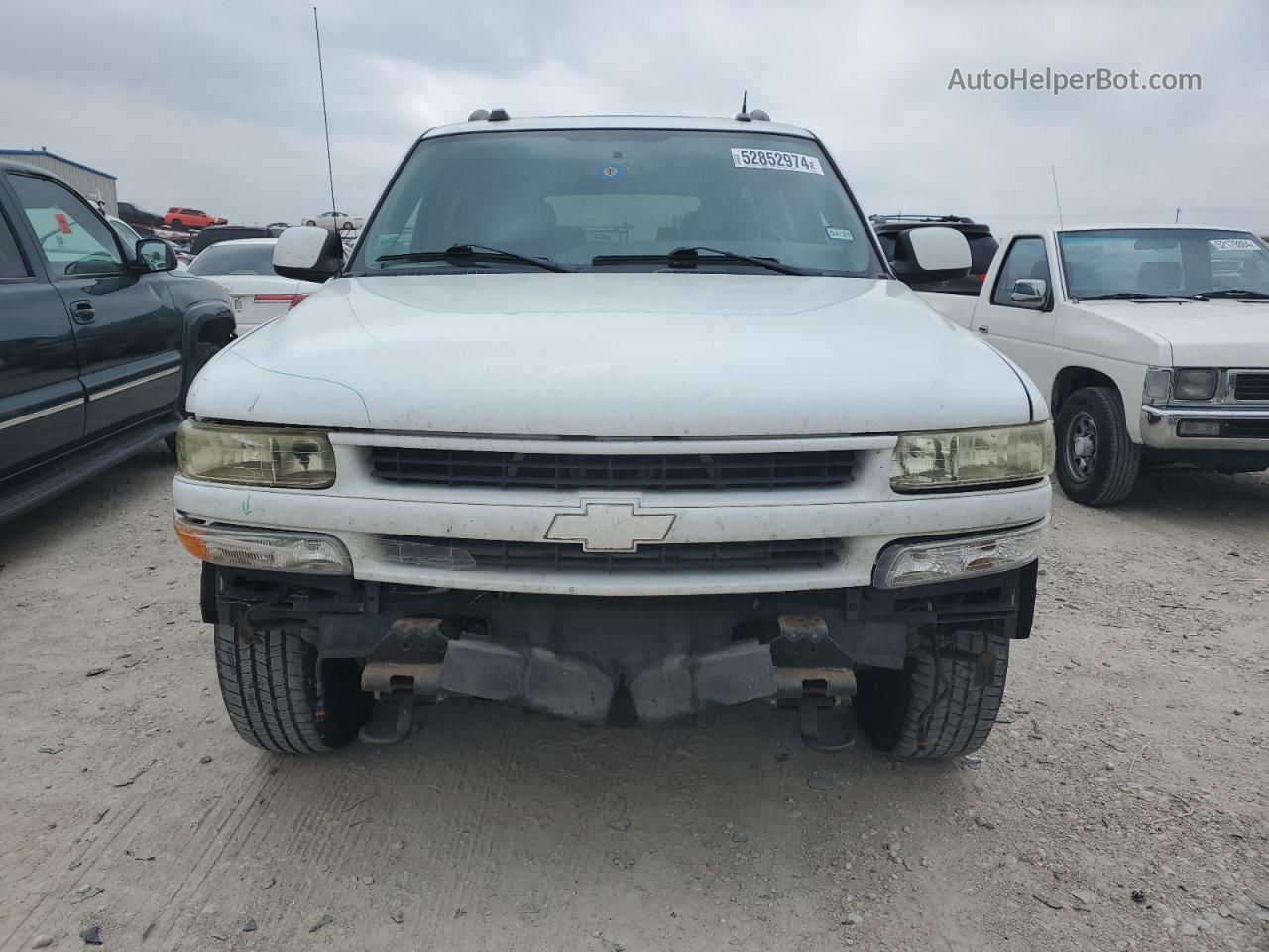 2005 Chevrolet Suburban C1500 White vin: 3GNEC16Z95G193560