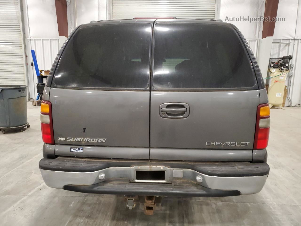 2000 Chevrolet Suburban Gray vin: 3GNFK16T2YH127763