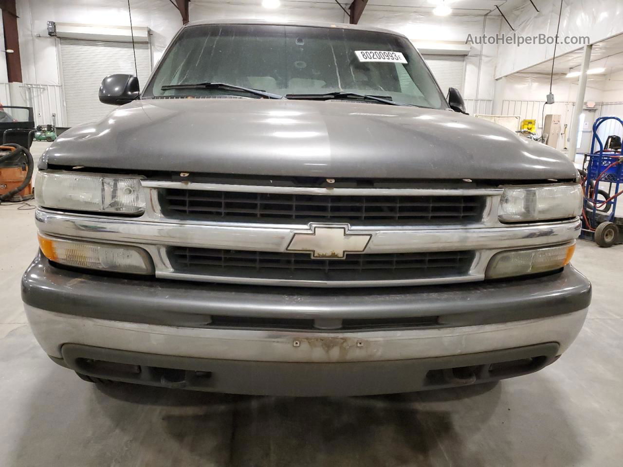 2000 Chevrolet Suburban Gray vin: 3GNFK16T2YH127763