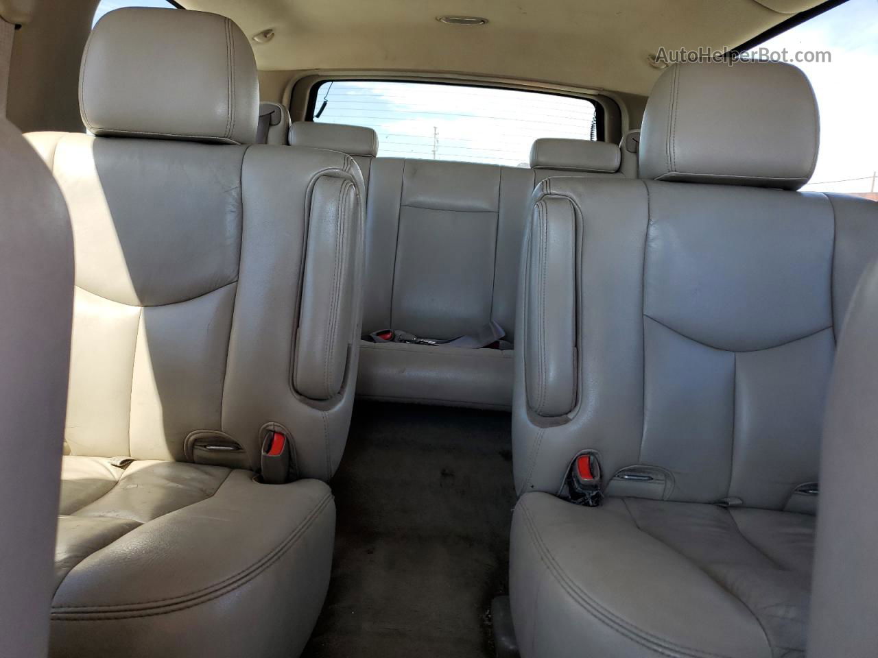 2005 Chevrolet Suburban K1500 Silver vin: 3GNFK16Z25G180320