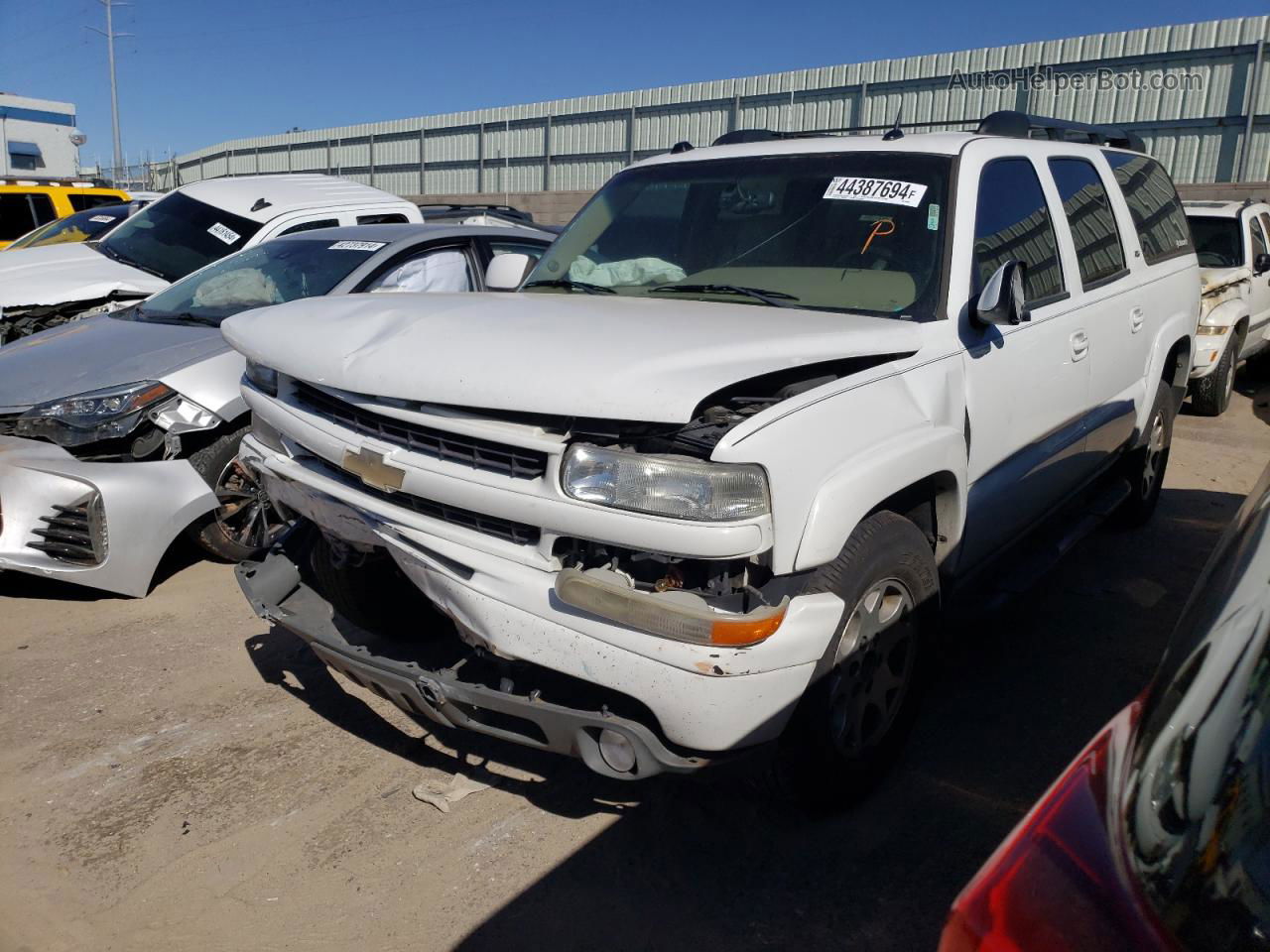 2005 Chevrolet Suburban K1500 White vin: 3GNFK16Z35G266896