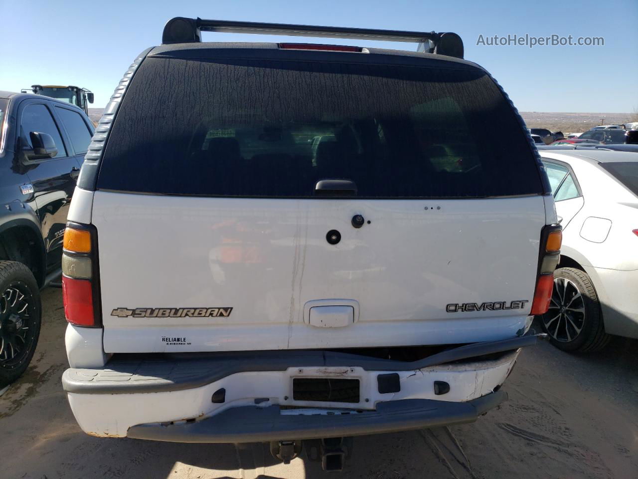 2005 Chevrolet Suburban K1500 White vin: 3GNFK16Z35G266896