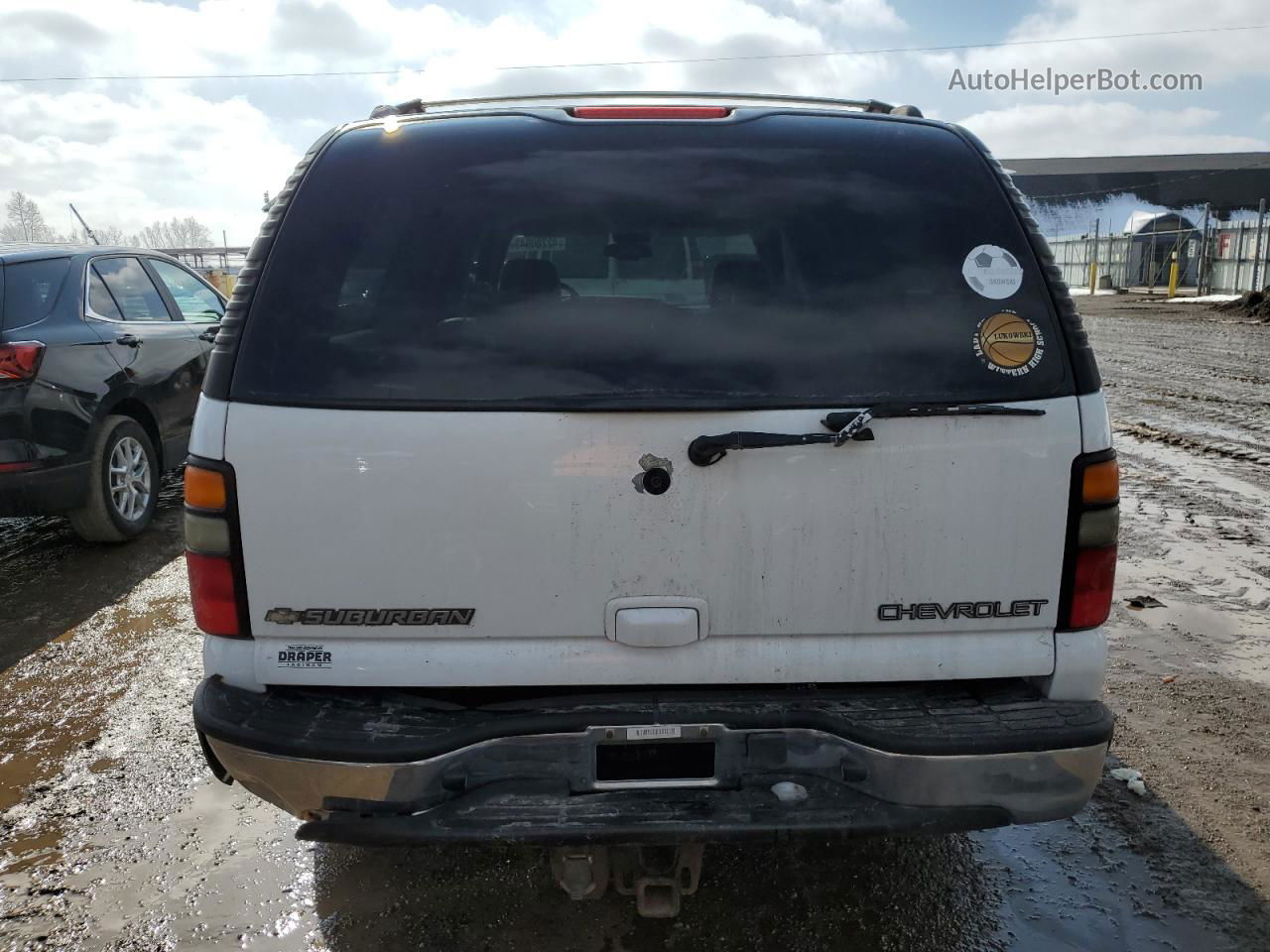 2005 Chevrolet Suburban K1500 White vin: 3GNFK16Z55G233317