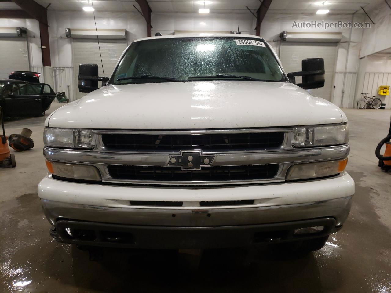 2005 Chevrolet Suburban K1500 White vin: 3GNFK16Z65G164895