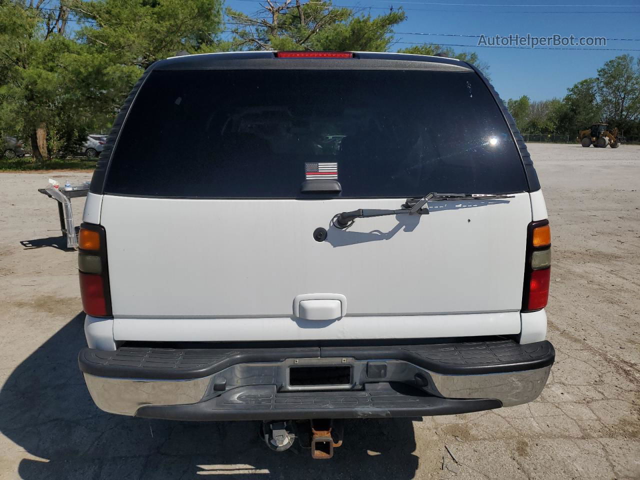 2005 Chevrolet Suburban K1500 White vin: 3GNFK16Z65G245573